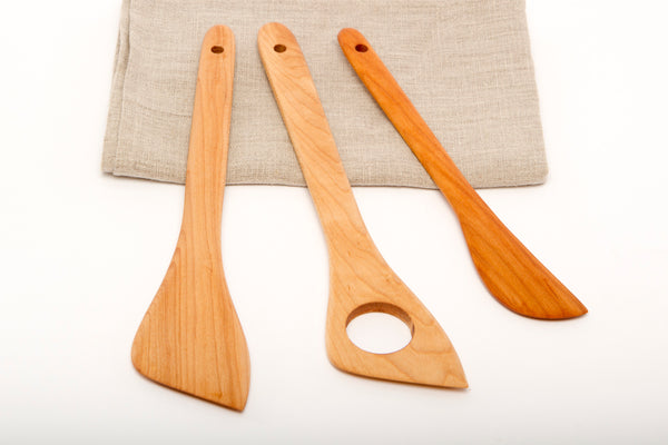 wood spatulas and risotto stirrer